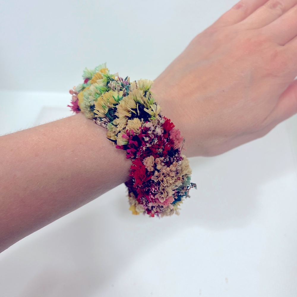 Dried flower bracelet